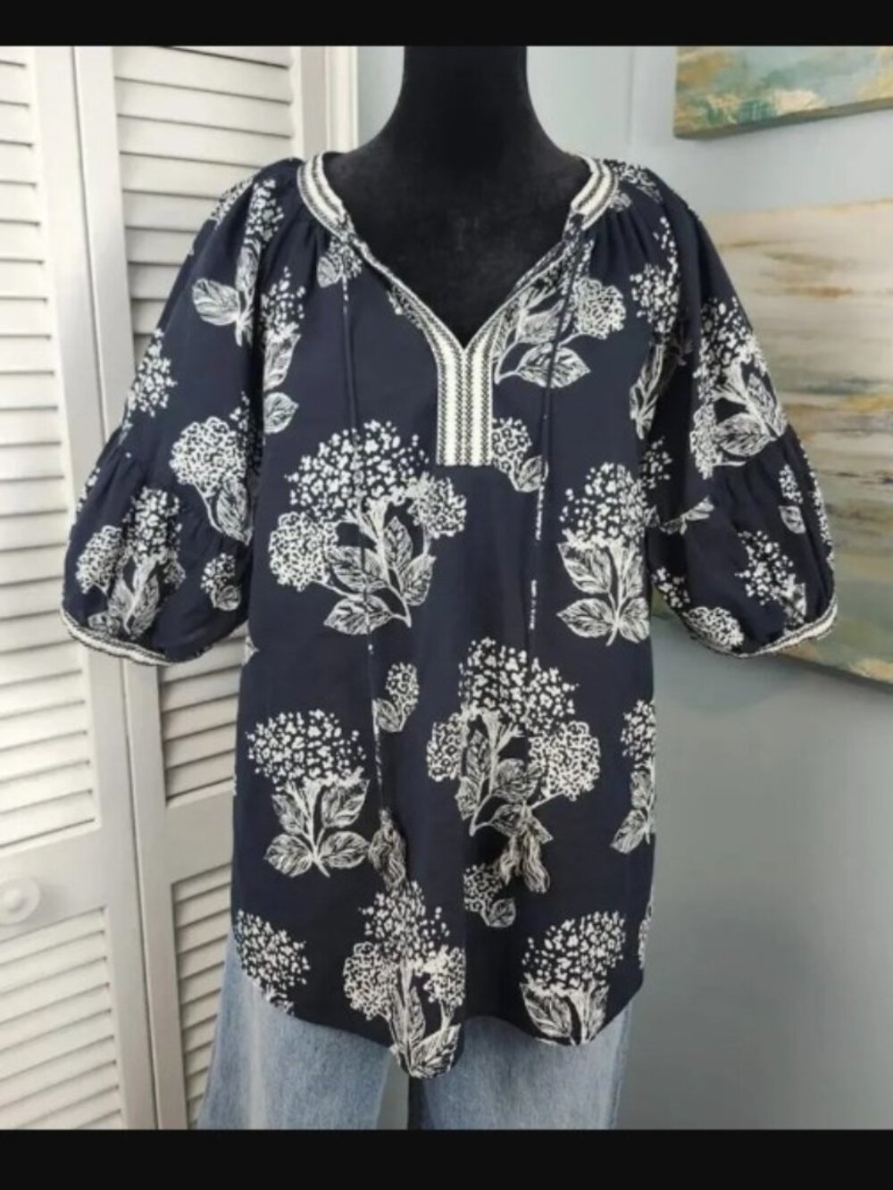 My Danielle Top size Large Black & White Floral Peasant